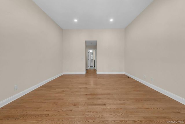 3 Willada Lane, Glen Cove, NY 11542