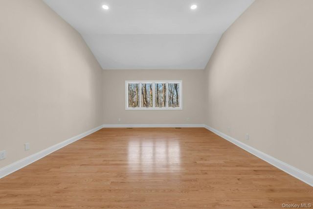 3 Willada Lane, Glen Cove, NY 11542