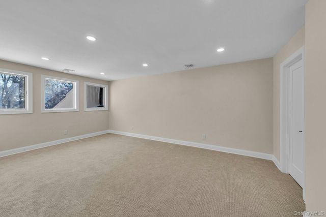 3 Willada Lane, Glen Cove, NY 11542