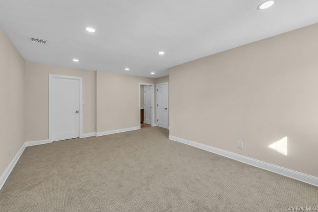 3 Willada Lane, Glen Cove, NY 11542