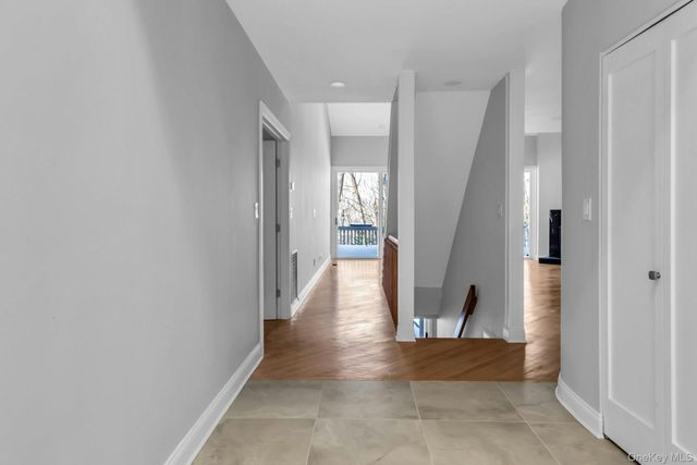 3 Willada Lane, Glen Cove, NY 11542