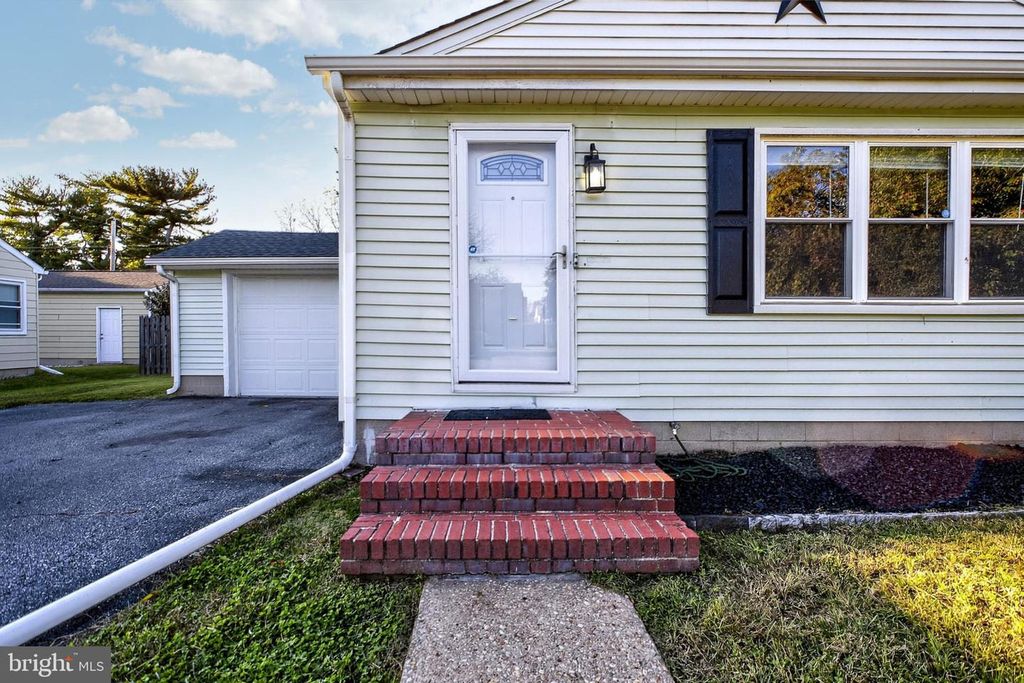 721 S HALSEY RD, Dover, DE 19901