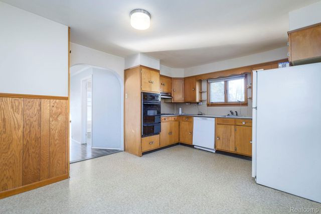321 Cherry Street, Adrian, MI 49221