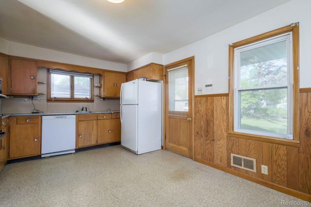 321 Cherry Street, Adrian, MI 49221