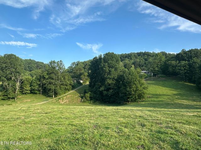 000 Boones Path Rd, Rose Hill, VA 24281