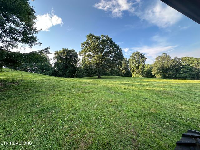 000 Boones Path Rd, Rose Hill, VA 24281