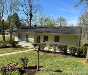 624 Broadway Street NW, Lenoir, NC 28645