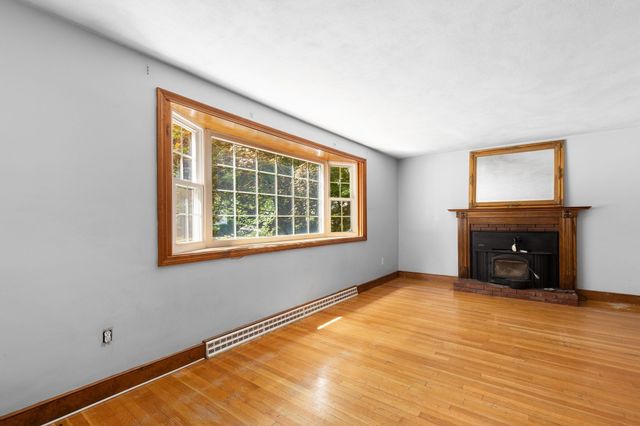 15 Johnson Rd, Avon, MA 02322