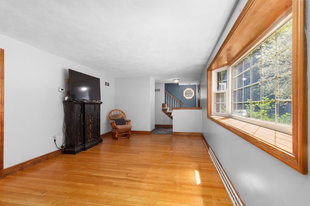 15 Johnson Rd, Avon, MA 02322