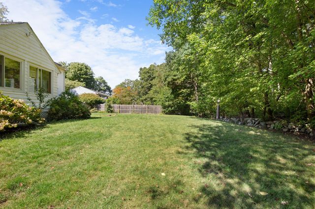 15 Johnson Rd, Avon, MA 02322