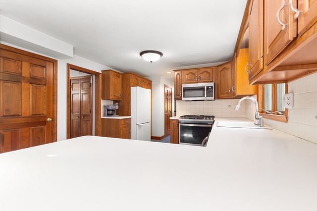 15 Johnson Rd, Avon, MA 02322