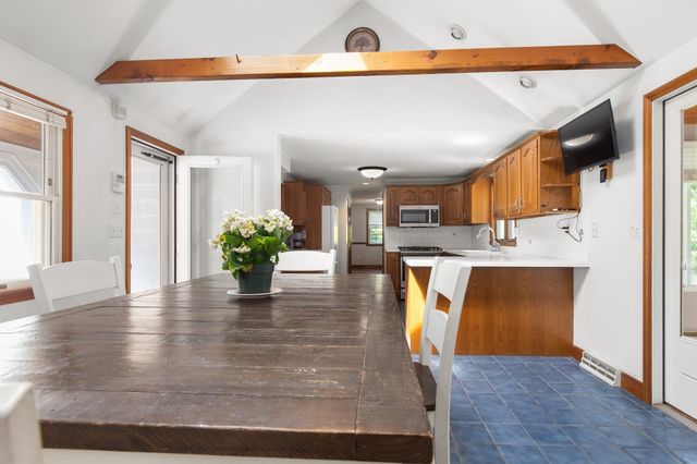 15 Johnson Rd, Avon, MA 02322
