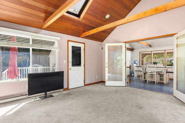 15 Johnson Rd, Avon, MA 02322