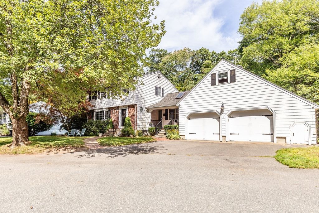 15 Johnson Rd, Avon, MA 02322