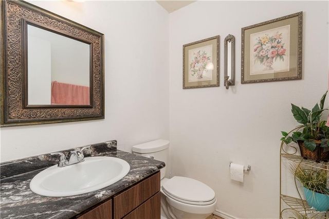 3808 Los Lagos Drive, Edinburg, TX 78542