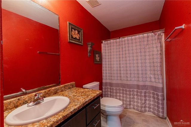 3808 Los Lagos Drive, Edinburg, TX 78542