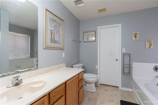 3808 Los Lagos Drive, Edinburg, TX 78542