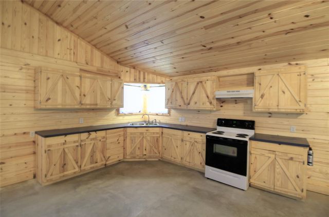 1815 Troy Johnson Road, Lufkin, TX 75901