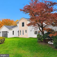 3237 SLEEPY HOLLOW RD, Falls Church, VA 22042