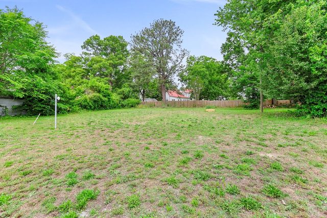 311 Folk Ave, Woodbury, GA 30293