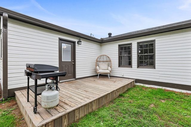 311 Folk Ave, Woodbury, GA 30293