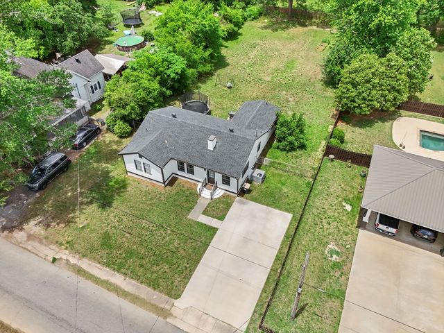 311 Folk Ave, Woodbury, GA 30293