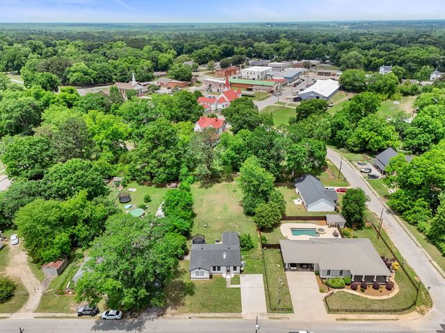 311 Folk Ave, Woodbury, GA 30293