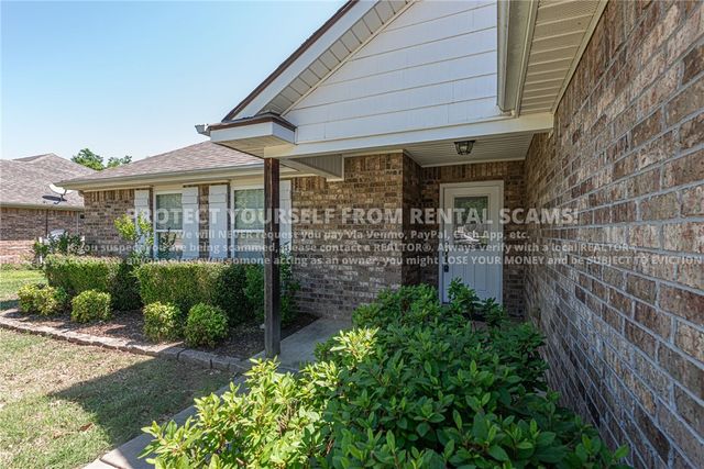 1674 N Hazeltine Drive, Fayetteville, AR 72704