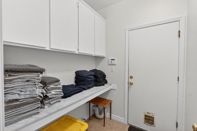 8148 Silverleaf Way, Sacramento, CA 95829