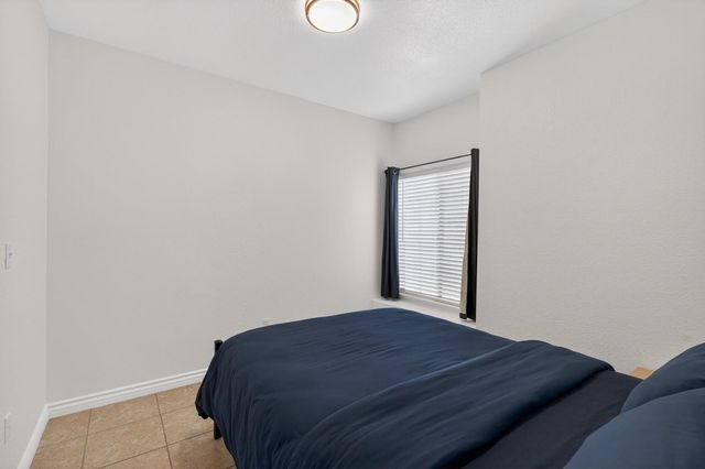 8148 Silverleaf Way, Sacramento, CA 95829