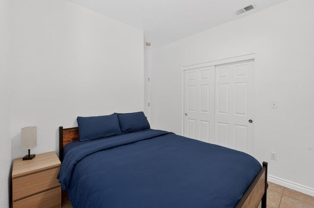 8148 Silverleaf Way, Sacramento, CA 95829