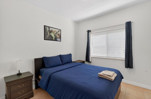 8148 Silverleaf Way, Sacramento, CA 95829