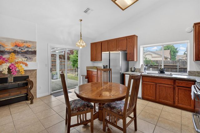 8148 Silverleaf Way, Sacramento, CA 95829