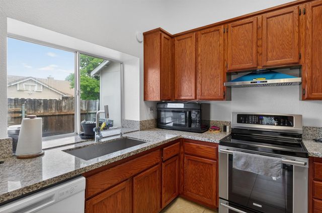 8148 Silverleaf Way, Sacramento, CA 95829