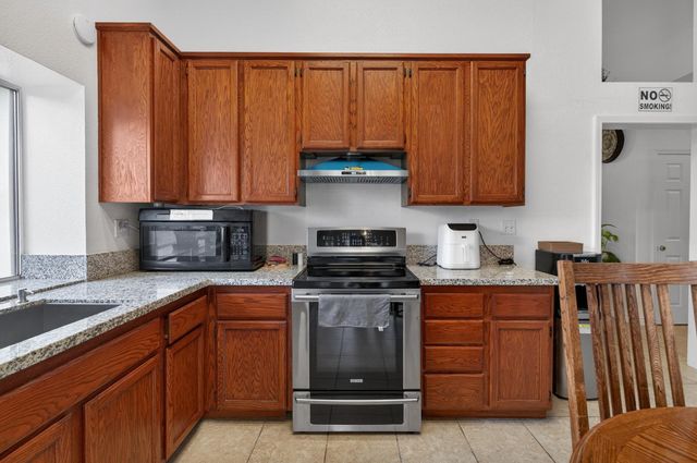 8148 Silverleaf Way, Sacramento, CA 95829