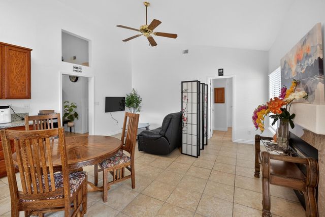 8148 Silverleaf Way, Sacramento, CA 95829