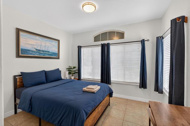 8148 Silverleaf Way, Sacramento, CA 95829