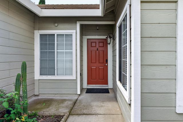 8148 Silverleaf Way, Sacramento, CA 95829