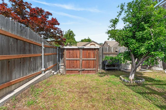 8148 Silverleaf Way, Sacramento, CA 95829