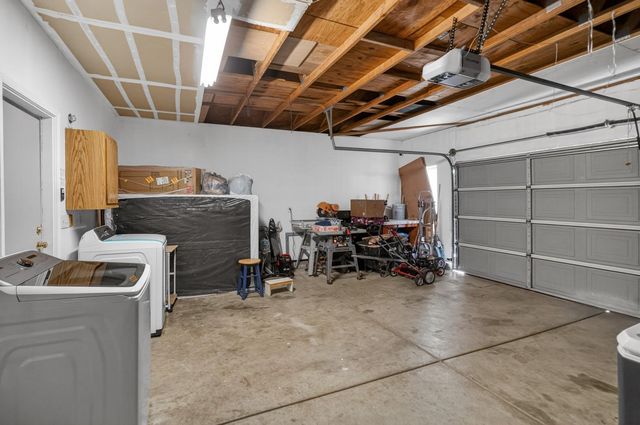 8148 Silverleaf Way, Sacramento, CA 95829