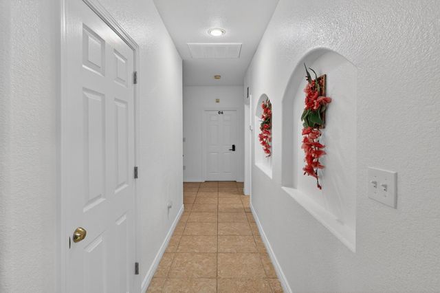 8148 Silverleaf Way, Sacramento, CA 95829