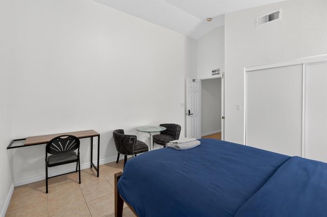 8148 Silverleaf Way, Sacramento, CA 95829