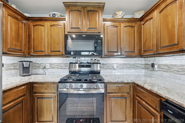 14617 E 112th Place, Owasso, OK 74055