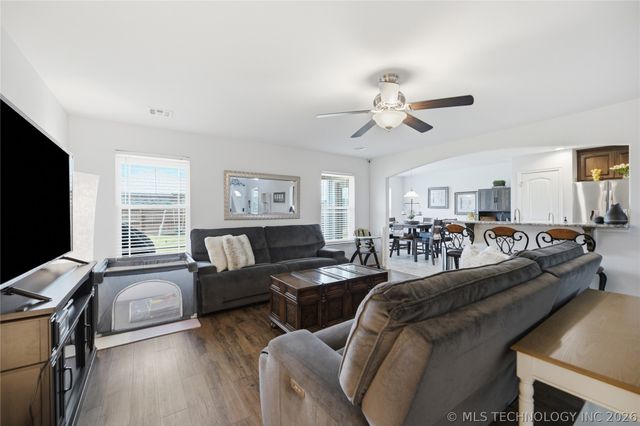 14617 E 112th Place, Owasso, OK 74055