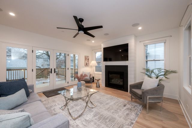 3817 N Lowell Avenue, Chicago, IL 60641