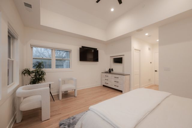 3817 N Lowell Avenue, Chicago, IL 60641