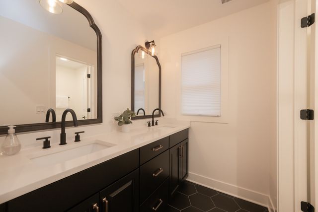 3817 N Lowell Avenue, Chicago, IL 60641