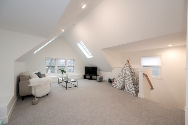 3817 N Lowell Avenue, Chicago, IL 60641