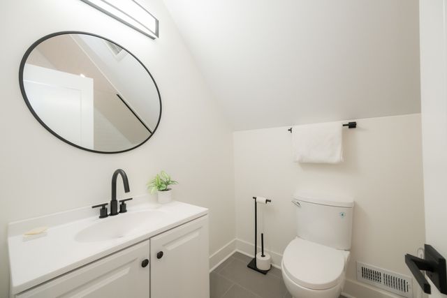 3817 N Lowell Avenue, Chicago, IL 60641