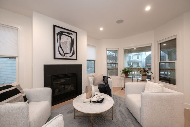 3817 N Lowell Avenue, Chicago, IL 60641